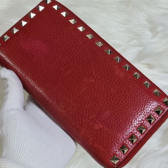 💯 Authentic Valentino Garavani Wallet 🍀 - Picture 3 of 16